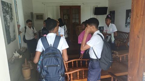 S5 Students Explore Traditional Architecture and Local Crafts